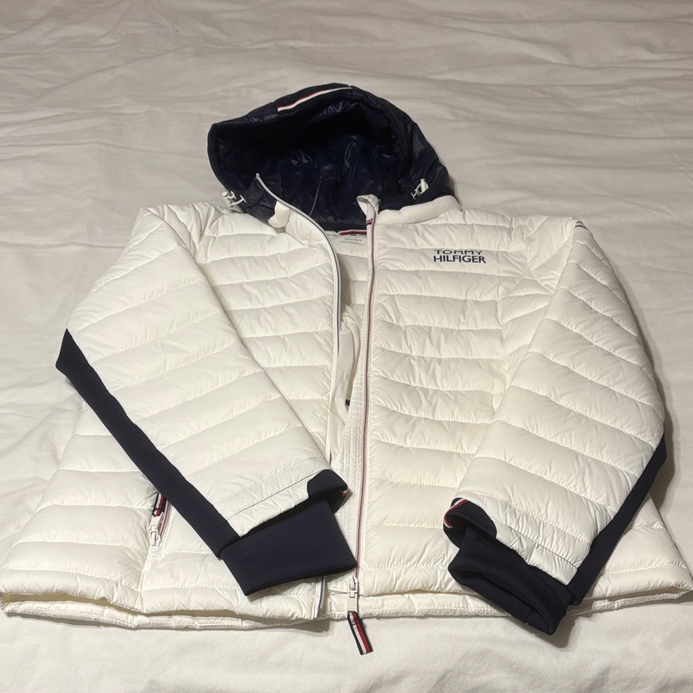 Tommy Hilfiger White and Navy Packable Jacket NWOT